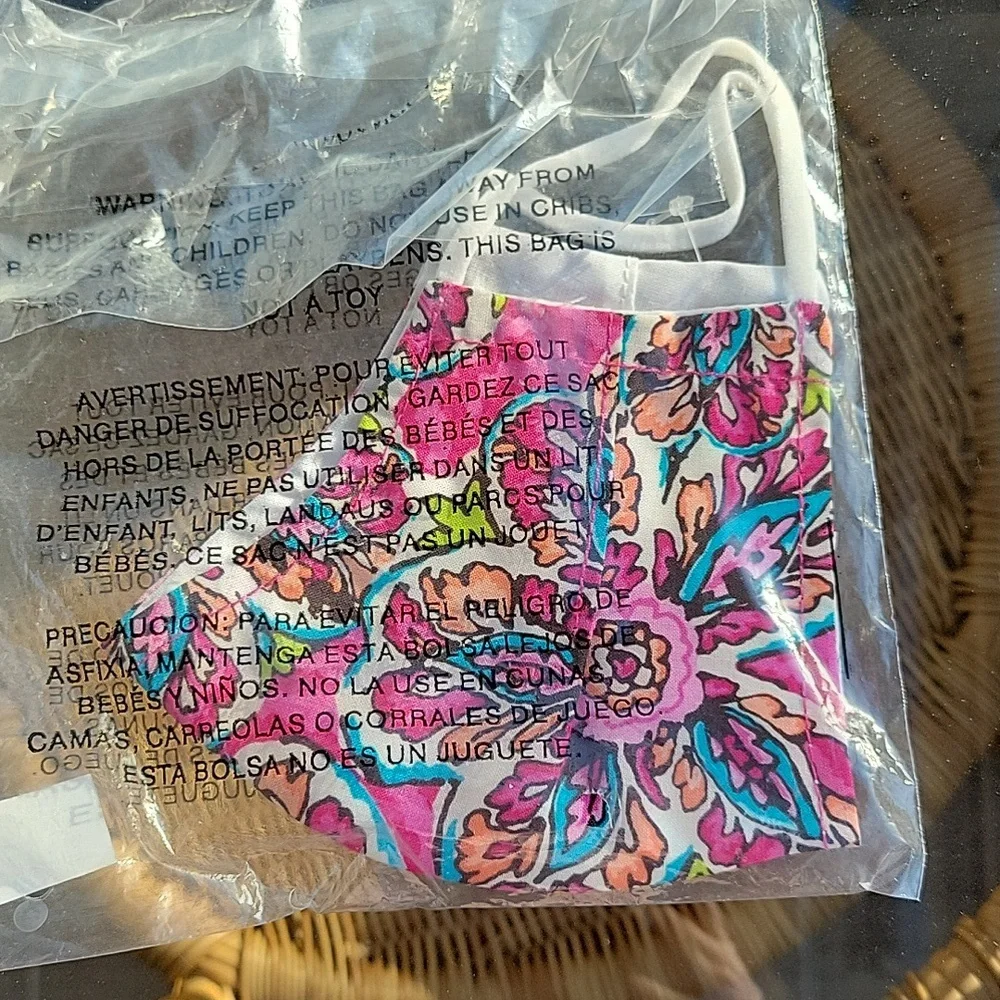 Vera Bradley sunburst floral pink face mask
